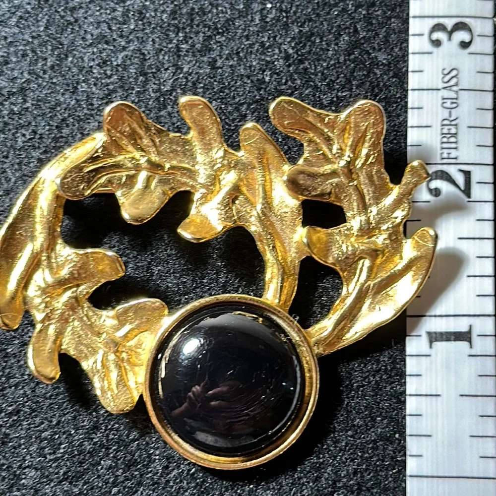 Carol Dauplaise Gold Tone Leaf Brooch with Black Faux Onyx Vintage
